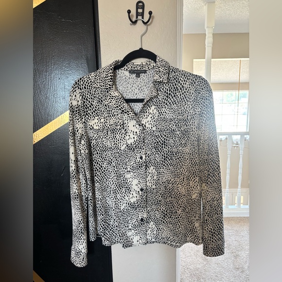 (Adrianna Papell) Monochrome Patterned Blouse - Picture 2 of 7